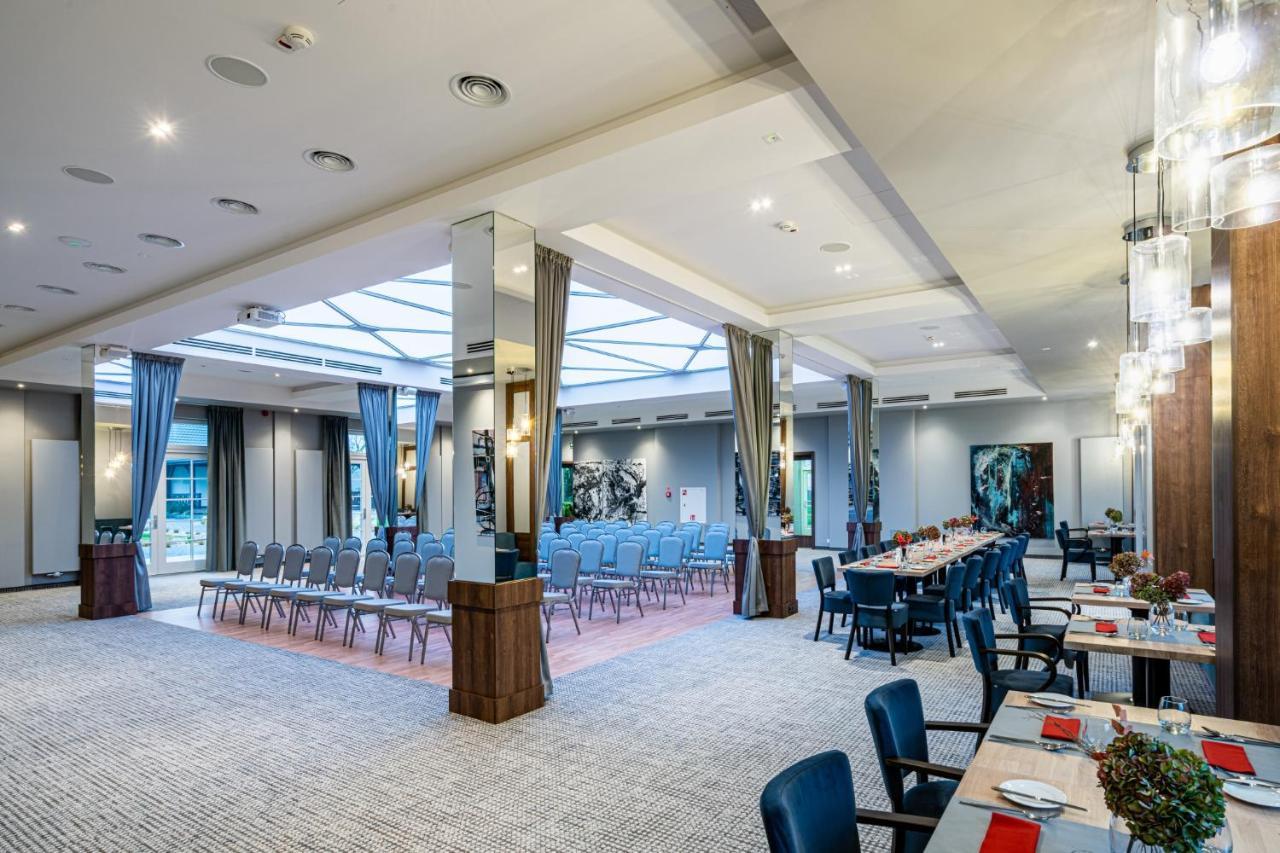 Sezony. Restauracja I Hotel Kostrzyn Bagian luar foto