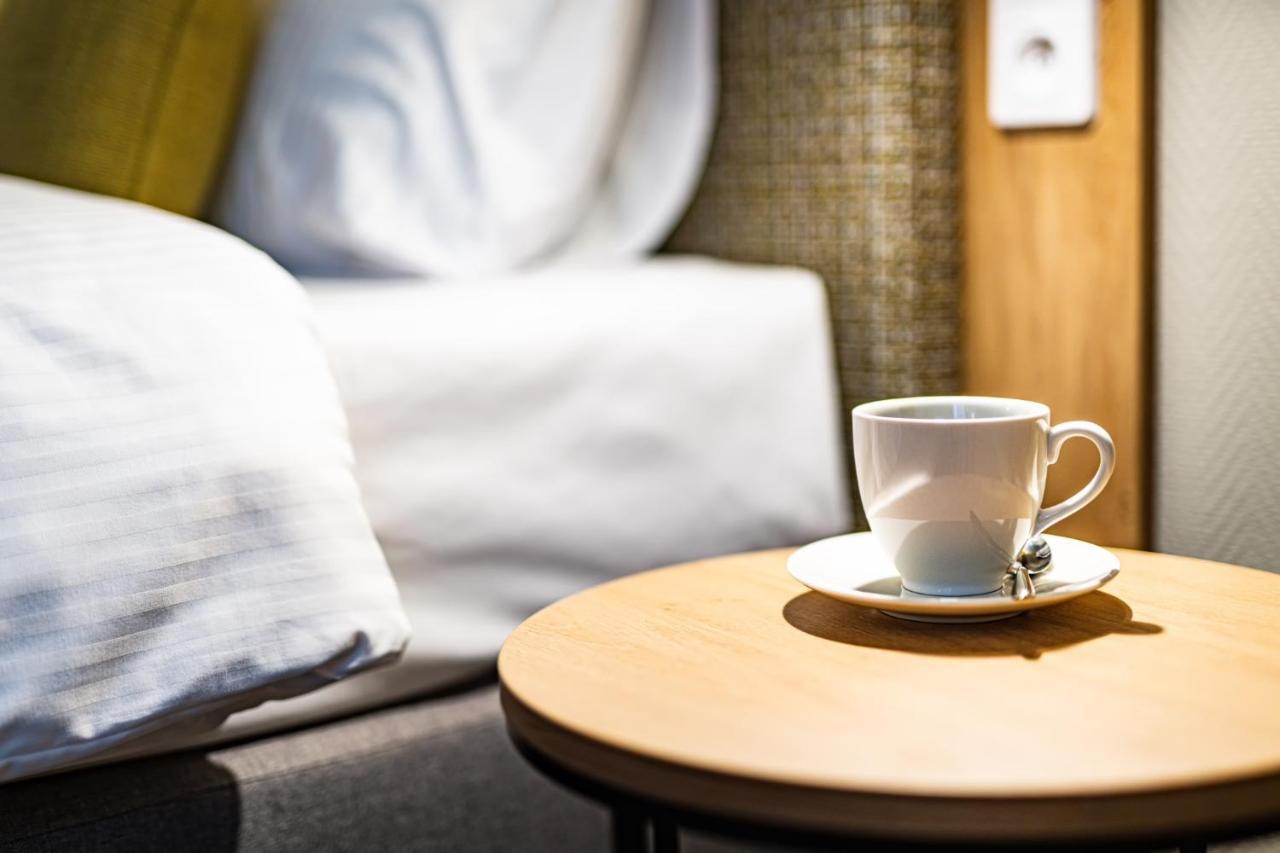 Sezony. Restauracja I Hotel Kostrzyn Bagian luar foto