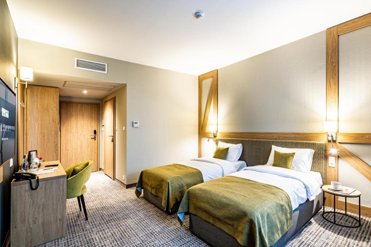 Sezony. Restauracja I Hotel Kostrzyn Bagian luar foto