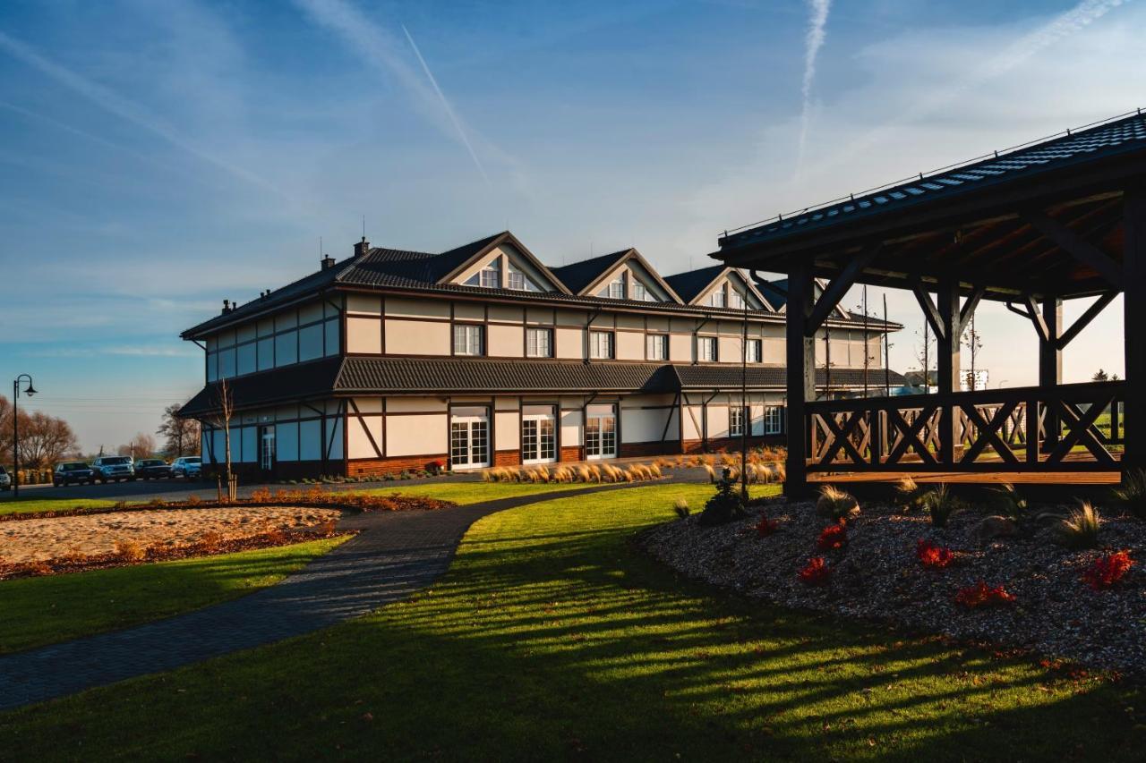 Sezony. Restauracja I Hotel Kostrzyn Bagian luar foto