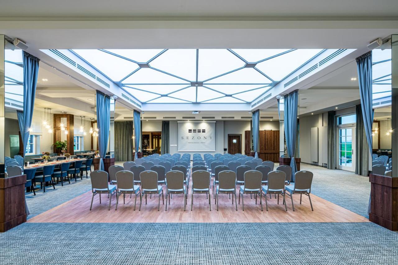 Sezony. Restauracja I Hotel Kostrzyn Bagian luar foto