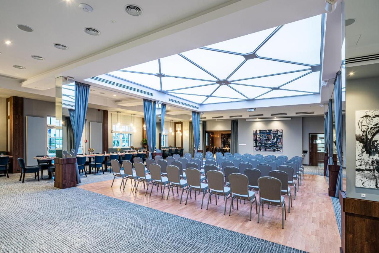Sezony. Restauracja I Hotel Kostrzyn Bagian luar foto